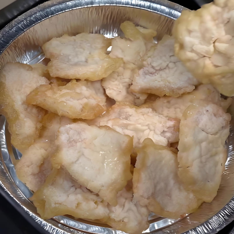 锅包肉制作过程 挂糊 炸制 熬糖醋汁