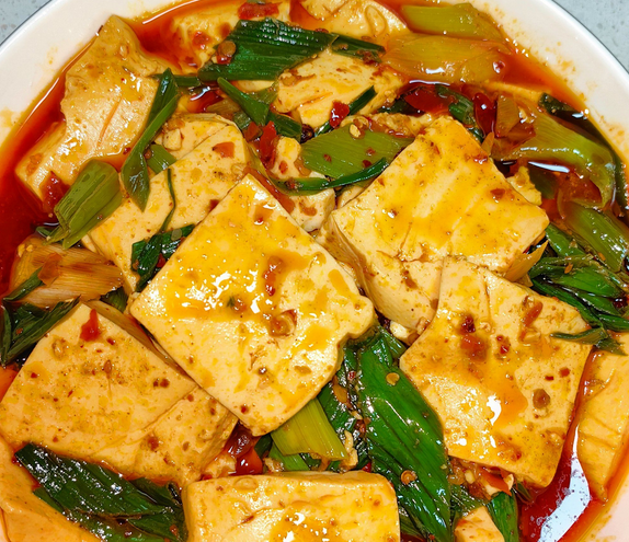 家常红烧豆腐做法，外焦里嫩，老人孩子都爱吃